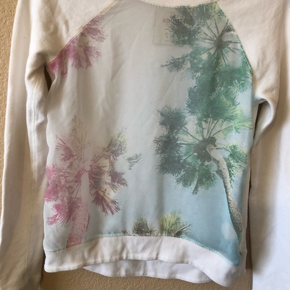 Hollister Sweatshirt - Picture 2 of 4